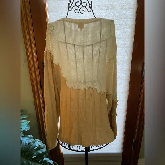 Sweater With Ruffles - Picture 2 of 2